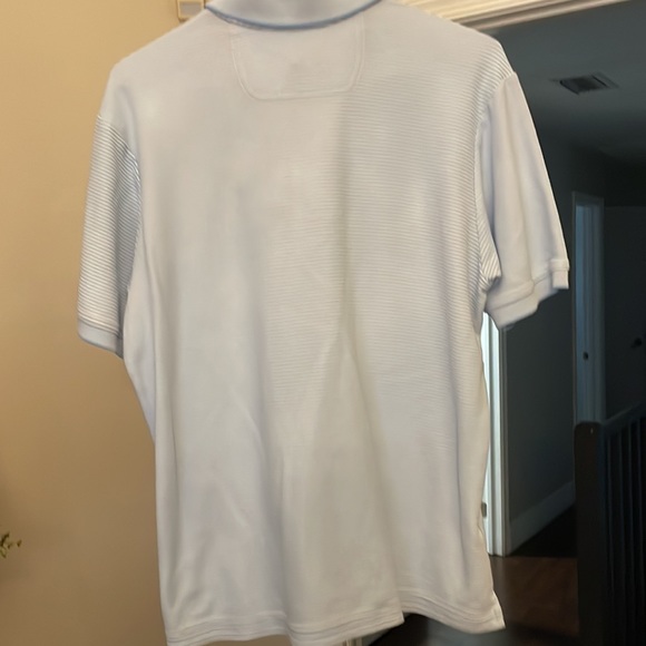 Mens Tommy Bahama Polo shirt. Size Large. Light blue with stripes - Picture 4 of 4